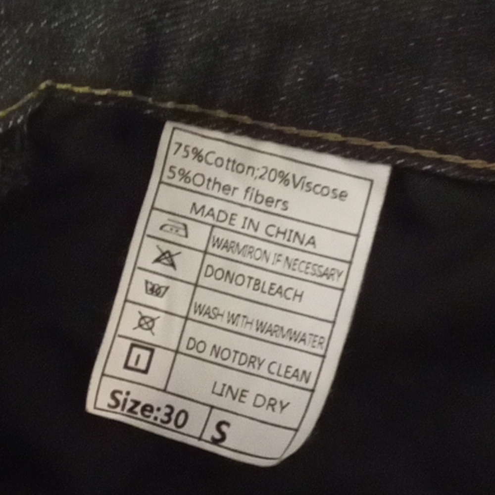 MENS DESIGNOR SHORTS SIZE SMALL!! NEW! LION BUTTONS AND GOLD EMBROIDERY. - Picture 10 of 10